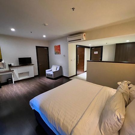 Wyndham Garden I-City Shah Alam Buitenkant foto